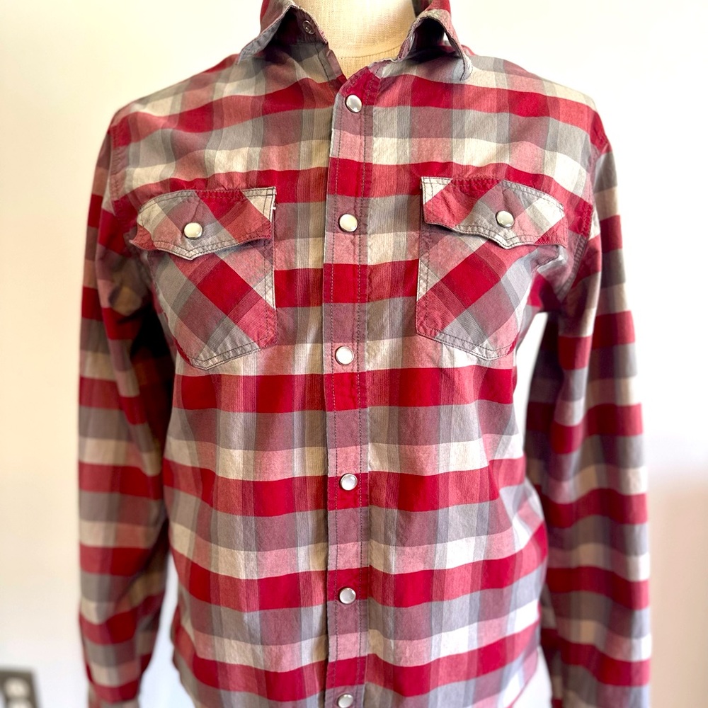 Men’s Mossimo long sleeved shirt